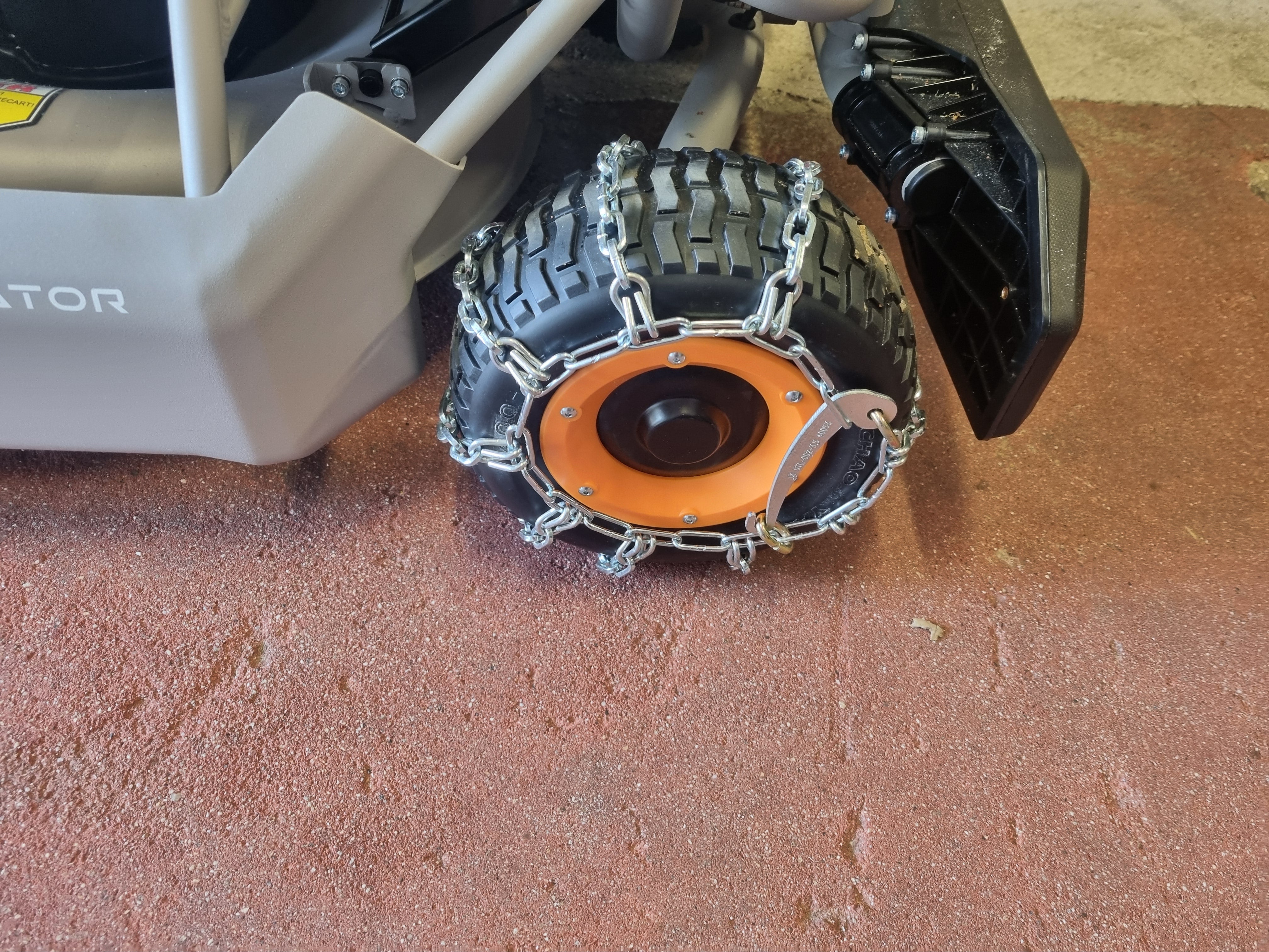 Mowrator S1 - 4WD 18Ah (mit Ketten)