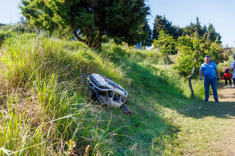 Mowrator S1 – 4WD (mit Offroad-Rädern)