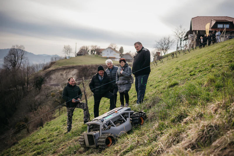 Mowrator S1 – 4WD (mit Offroad-Rädern)
