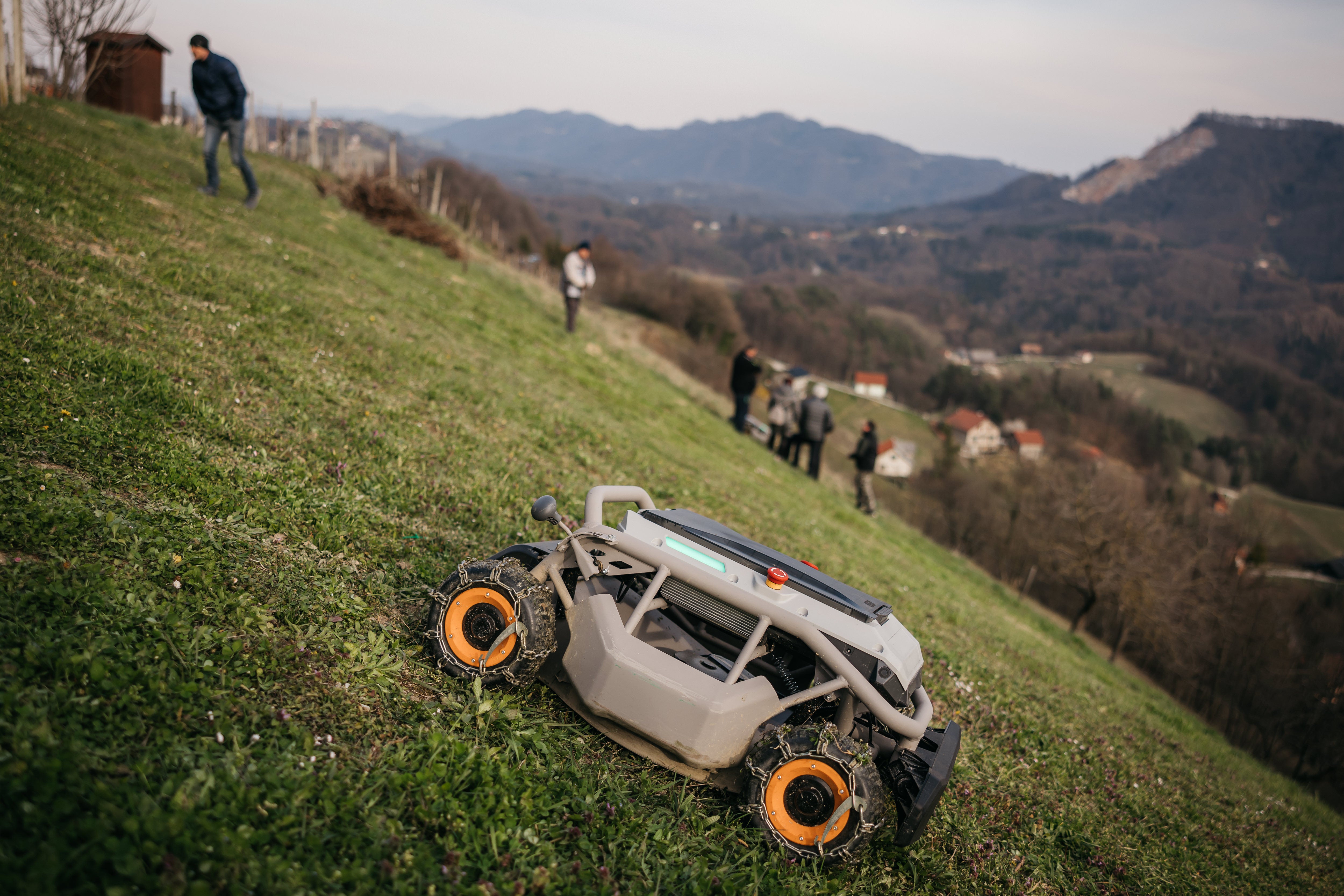Mowrator S1 - 4WD 18Ah (mit Ketten)