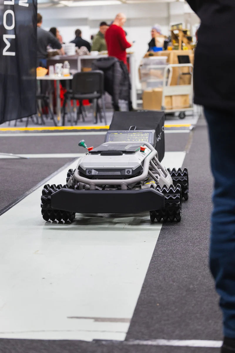 Mowrator S1 – 4WD (mit Offroad-Rädern)