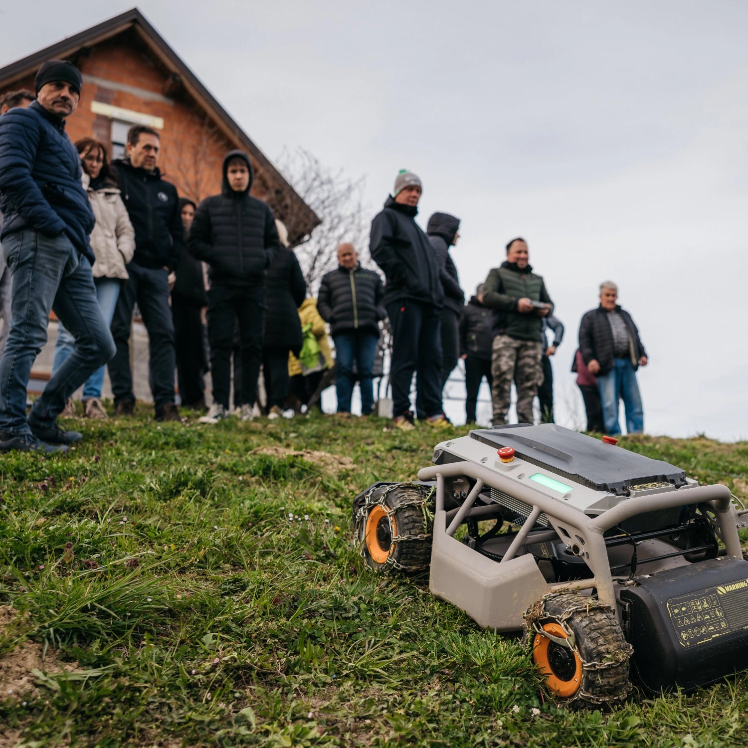Mowrator S1 - 4WD 18Ah (mit Ketten)